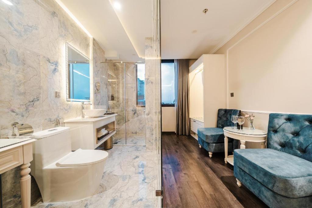 Hotel Long Bien Castle By Acc Hanoi
